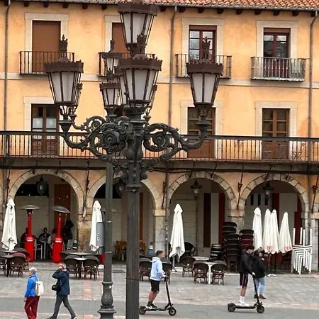 Plaza Mayor - Bohemia * Leon