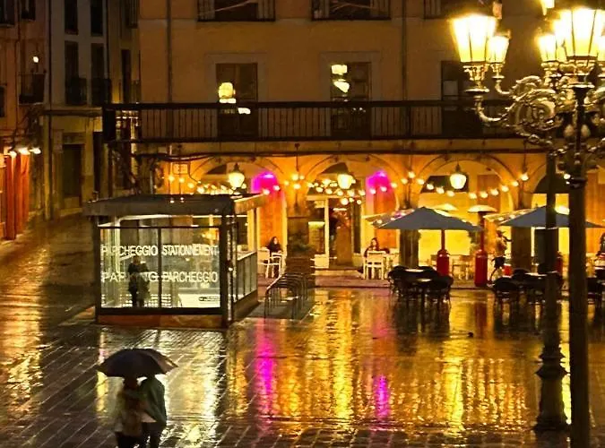 Plaza Mayor - Bohemia 게스트하우스