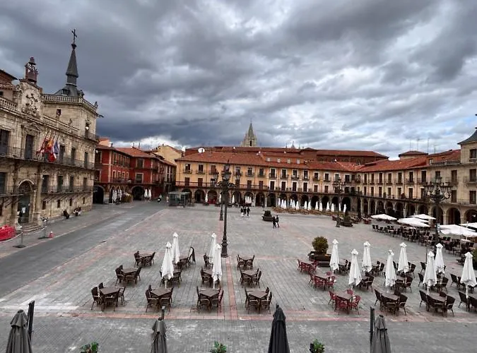 Plaza Mayor - Bohemia 게스트하우스 *